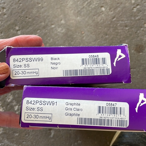 Sigvaris full hose 20-30mmHg - Picture 6 of 10